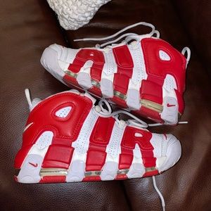 red and white nike uptempo